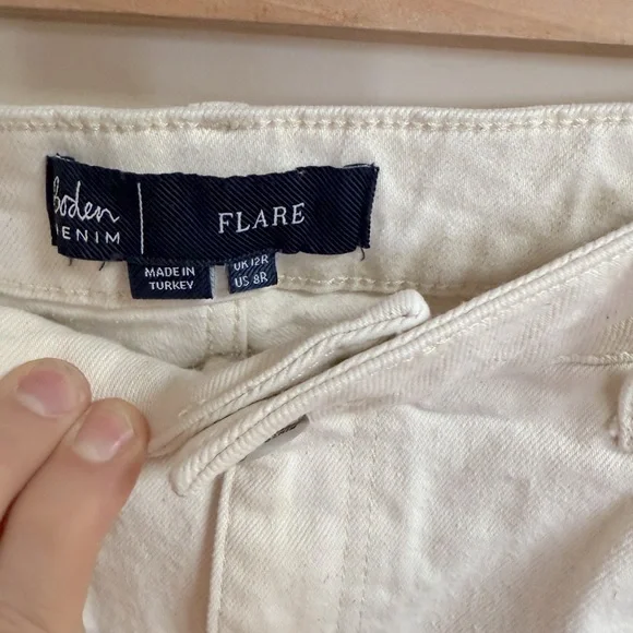 Boden Cropped Flare Leg Ecru Jeans - Picture 3 of 4